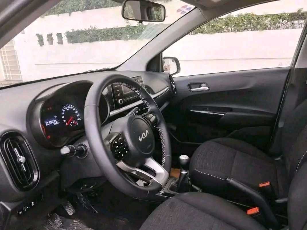 KIA PICANTO GT LINE PREMIÈRE MAIN TRÈS PROPRE 