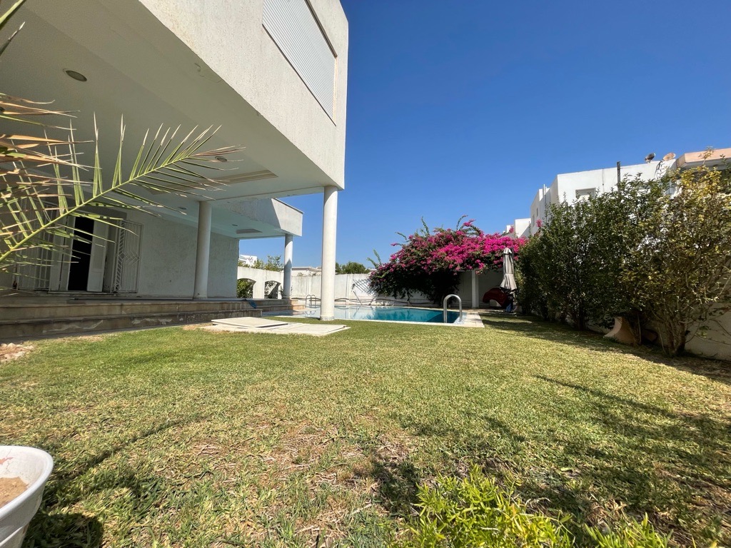 À vendre une belle villa à Riadh Landalous