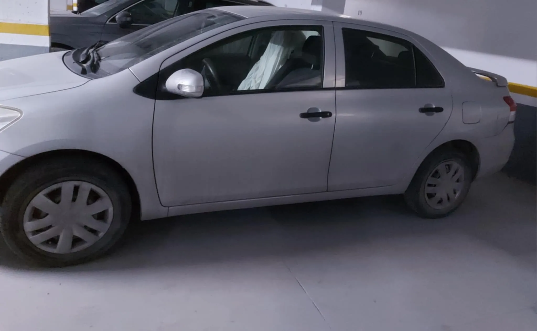 TOYOTA YARIS SEDAN à VENDRE
