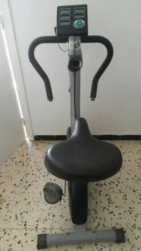 Vélo automatique  de gym et fitness