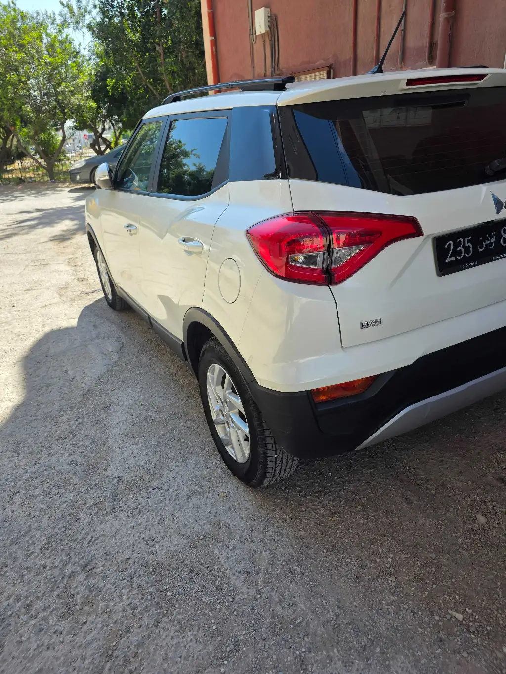 MAHINDRA XUV 300 W8