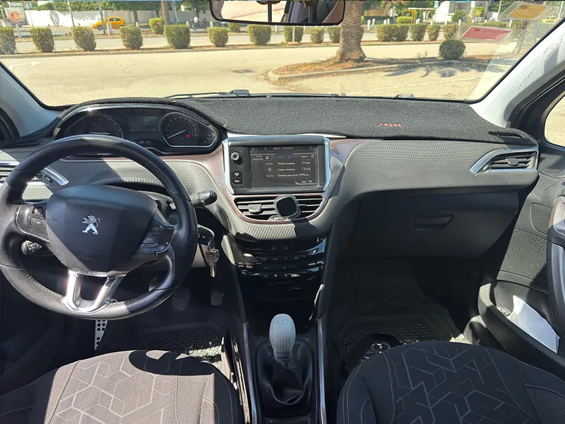 Peugeot 2008 SUV 1.2L – Toutes options – Très bon état