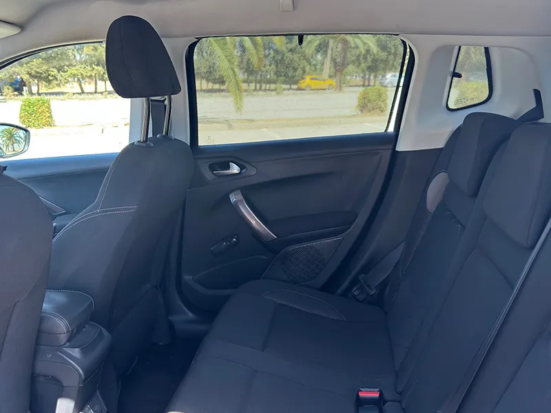 Peugeot 2008 SUV 1.2L – Toutes options – Très bon état