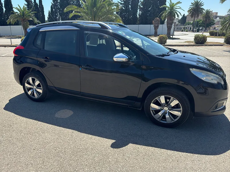 Peugeot 2008 SUV 1.2L – Toutes options – Très bon état