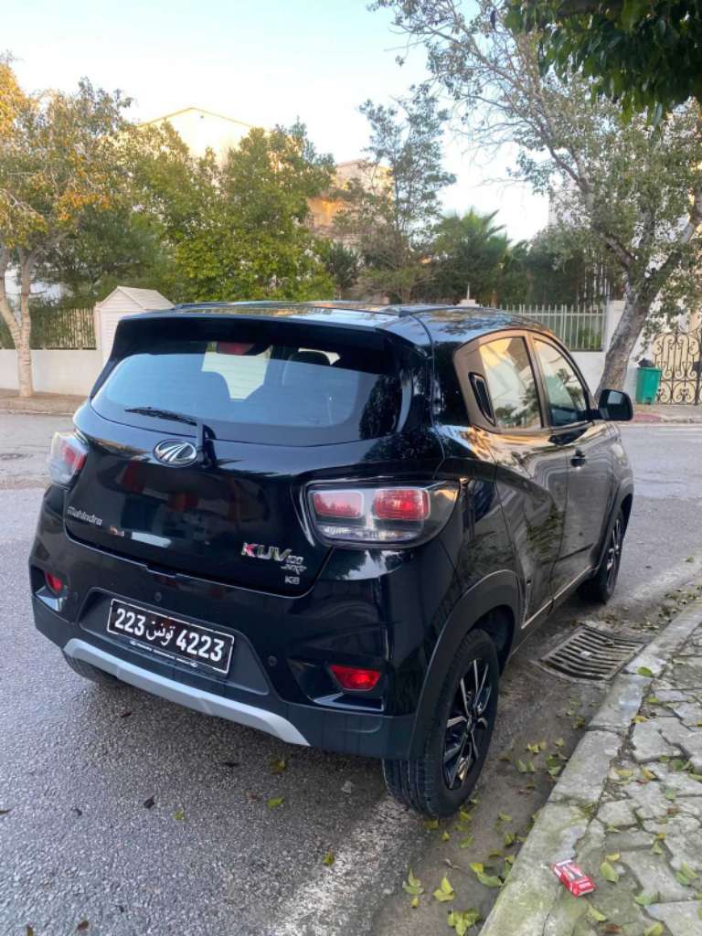 Mahindra kuv 100 k8