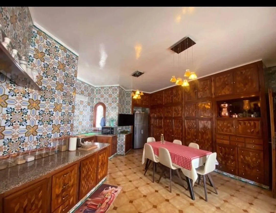 À Vendre: Magnifique Villa de Luxe A Kantaoui De Terrain:800m²