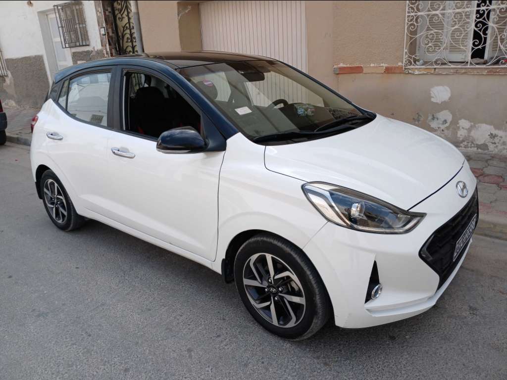 HYUNDAI GRANDE i10 1er main ESSENCE Tel 24 313 594 