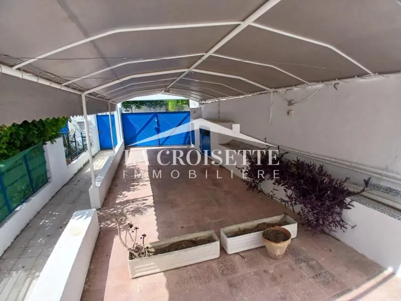 Duplex s3 meublé avec terrasse à La Marsa MDL0548