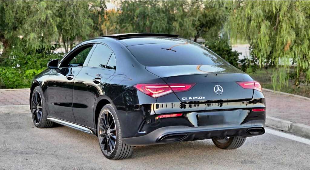 đ Mercedes CLA250e kit AMG 2021 60.000kmđ
đ on accepte l Ă©change des voitures