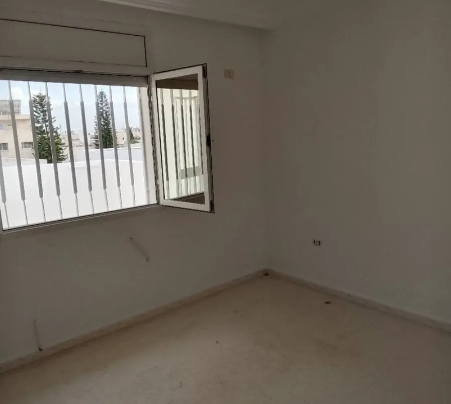 Location S3 vide à Borj Louzir