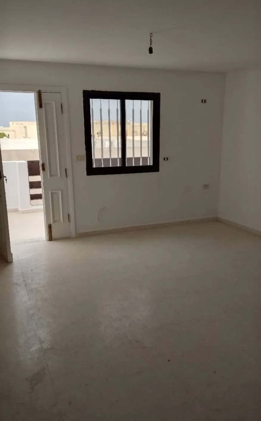 Location S3 vide à Borj Louzir