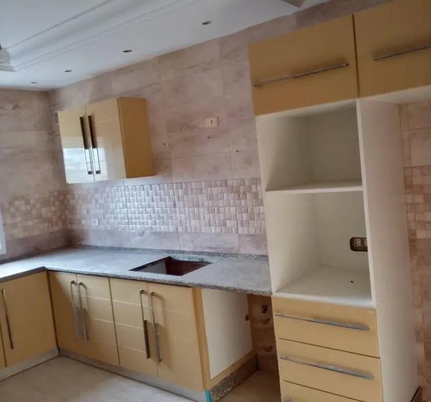 Location S3 vide à Borj Louzir