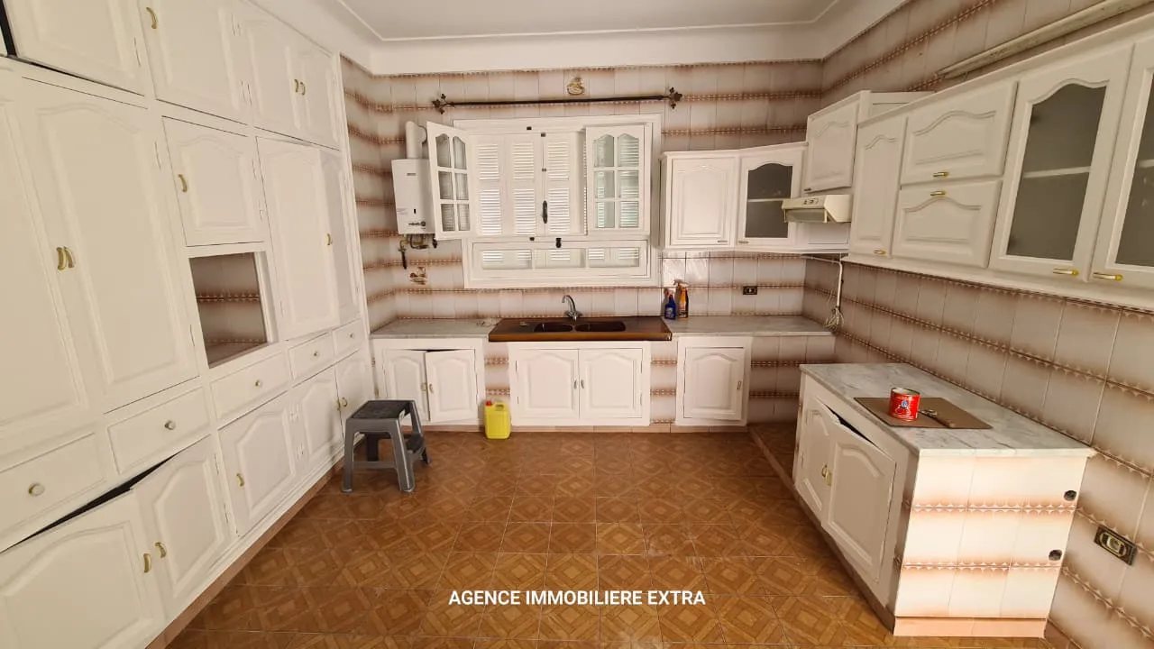 À louer : Bel étage de villa spacieux et lumineux à Nabeul