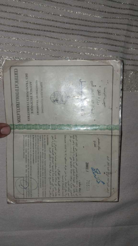 A vendre clio bombe première main 