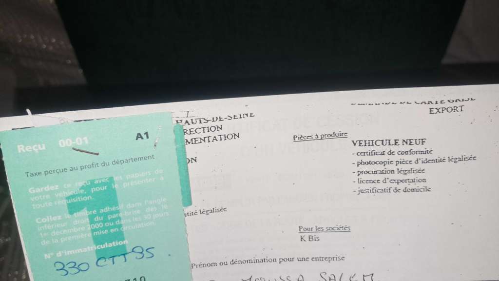 A vendre clio bombe première main 