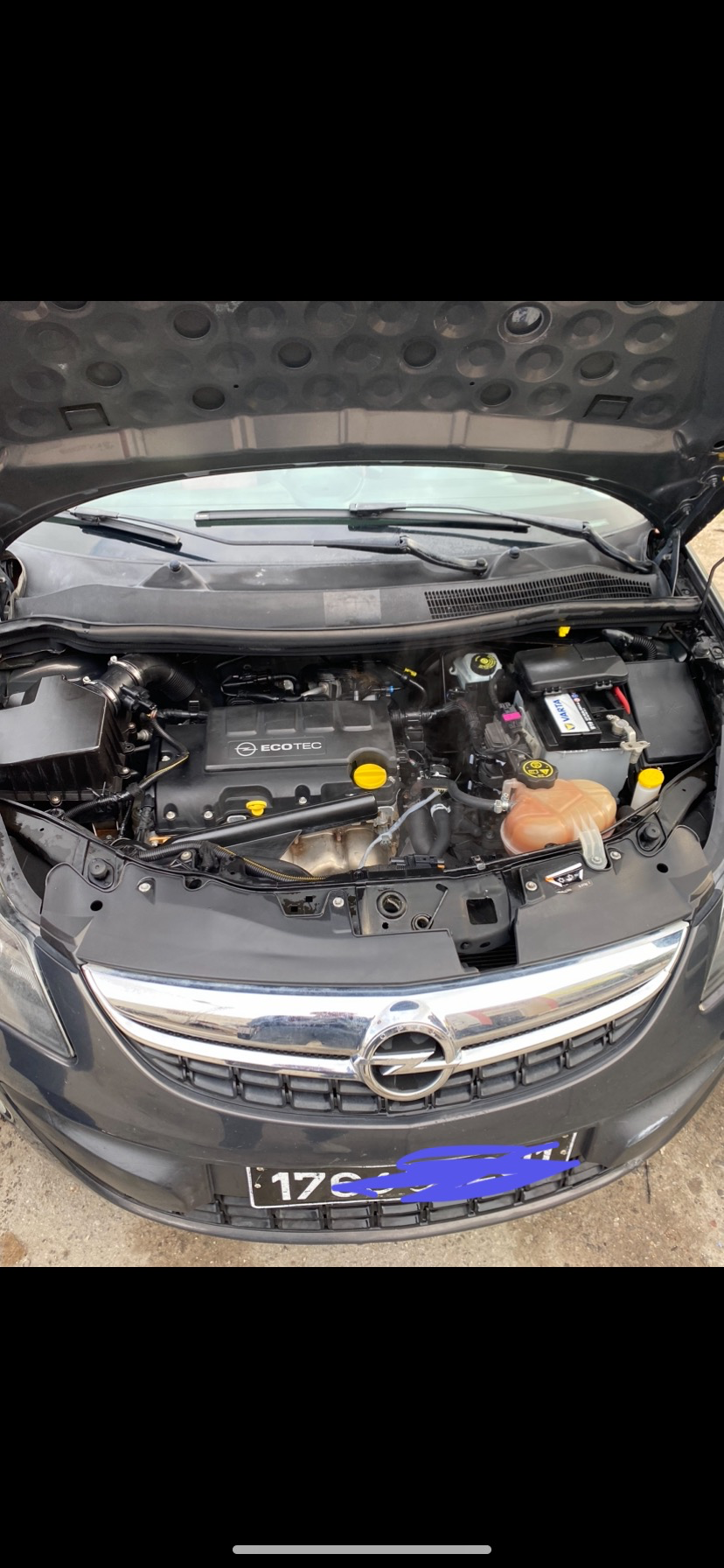 Opel corsa D 2014 plus d’ info whats app:93997505 Ou. Sur num:98976460 /99464522 (prix un peu négociable)