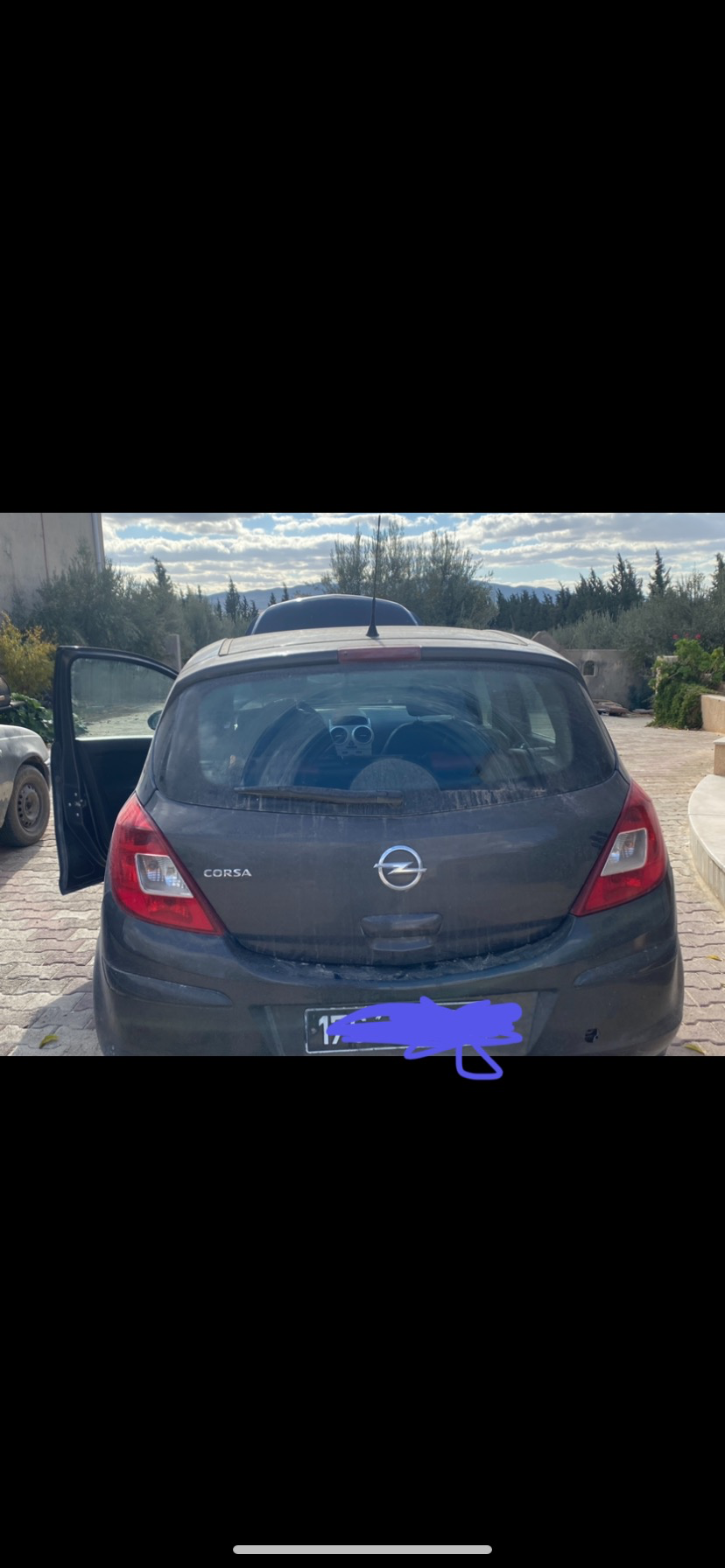Opel corsa D 2014 plus d’ info whats app:93997505 Ou. Sur num:98976460 /99464522 (prix un peu négociable)