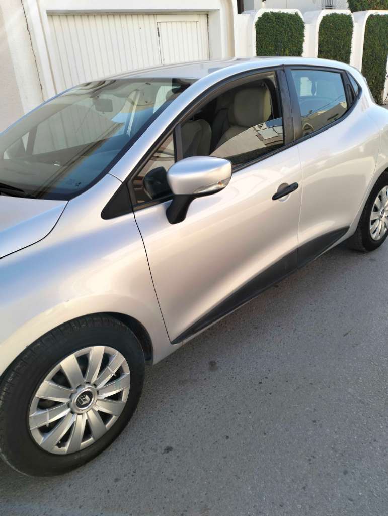 Renault Clio 4 Life.  1ère main sur carte grise 