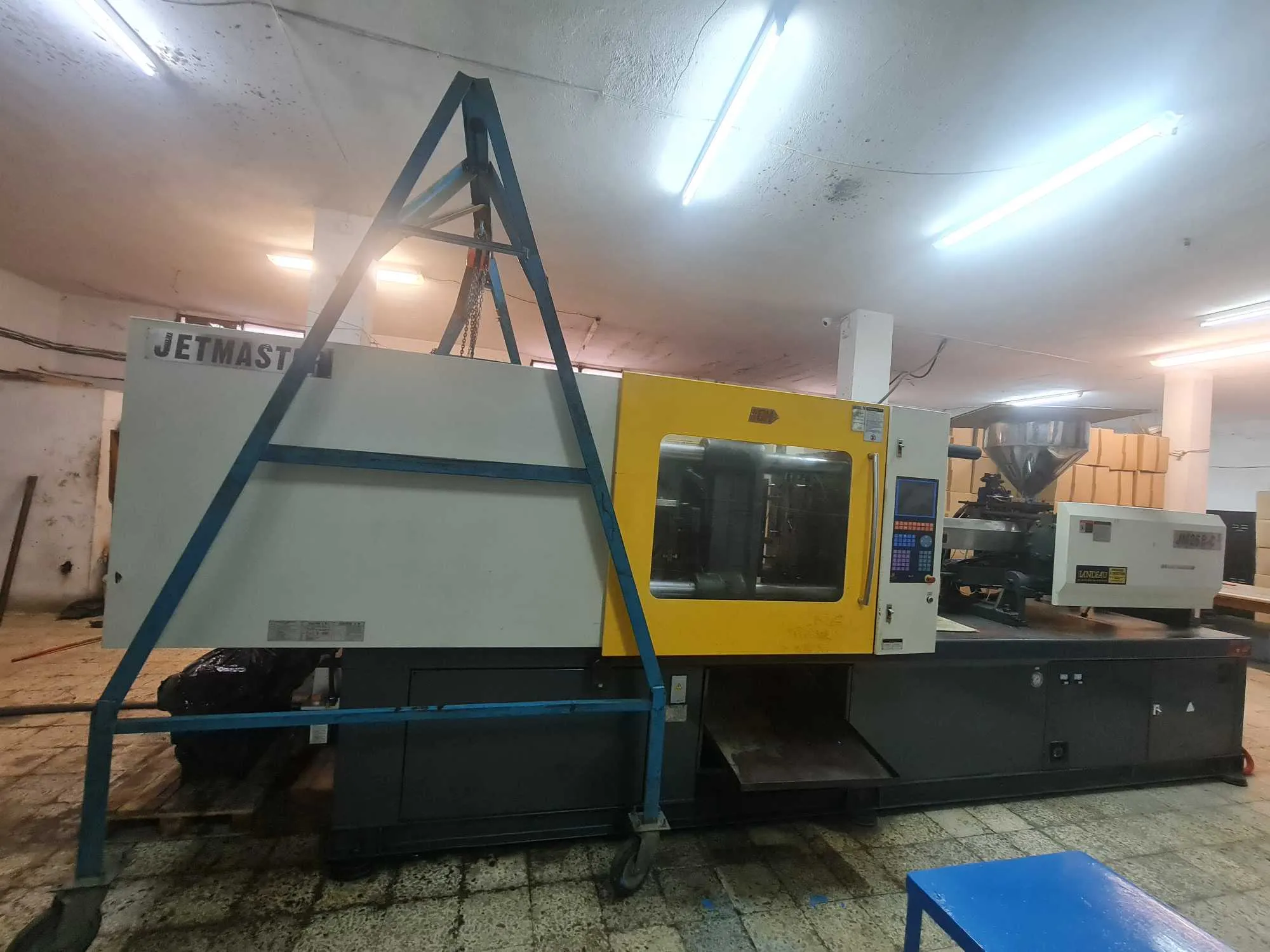 A vendre matériel pour atelier d'injection plastique