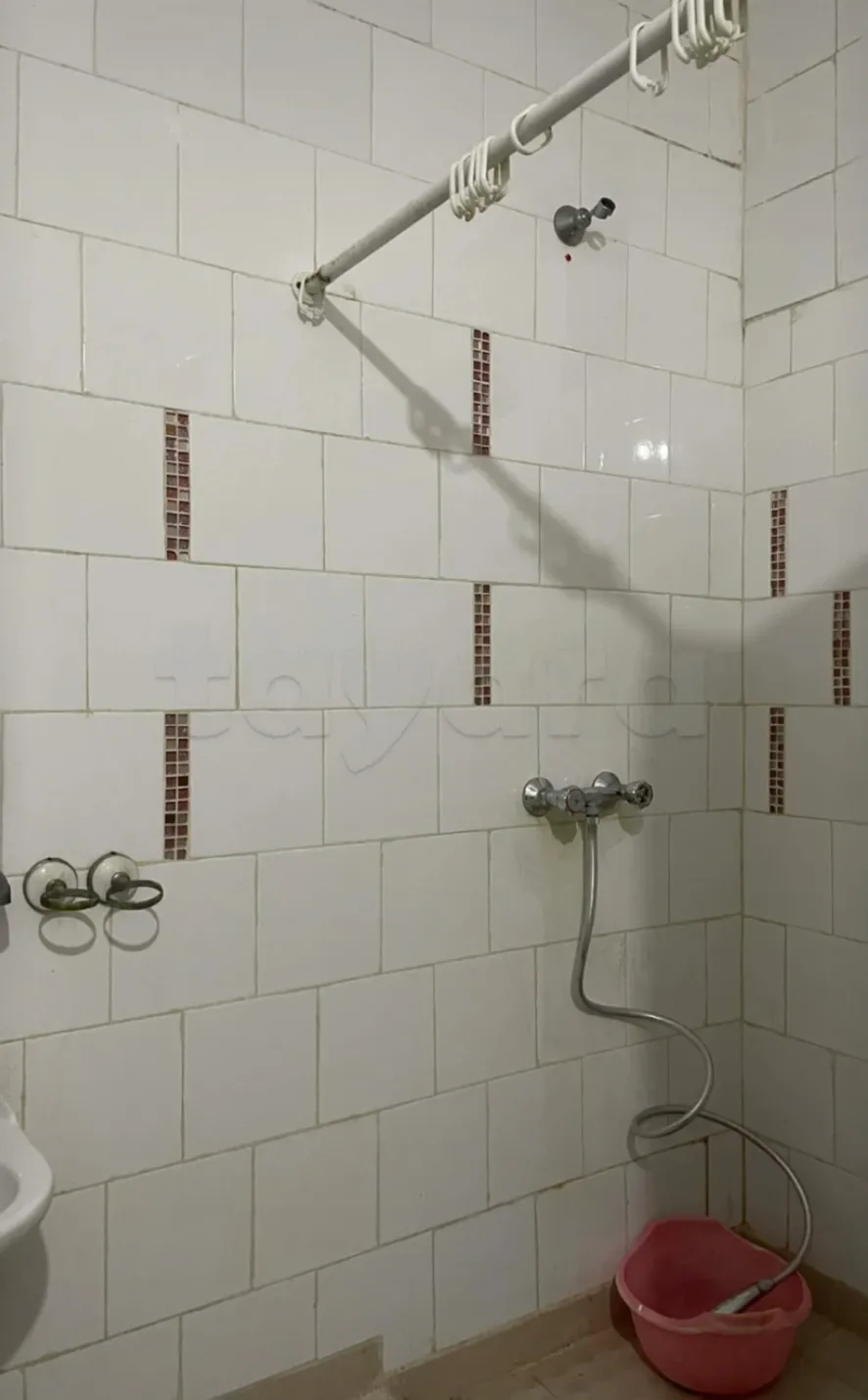 Location S3 vide à Cité El Khadhra 