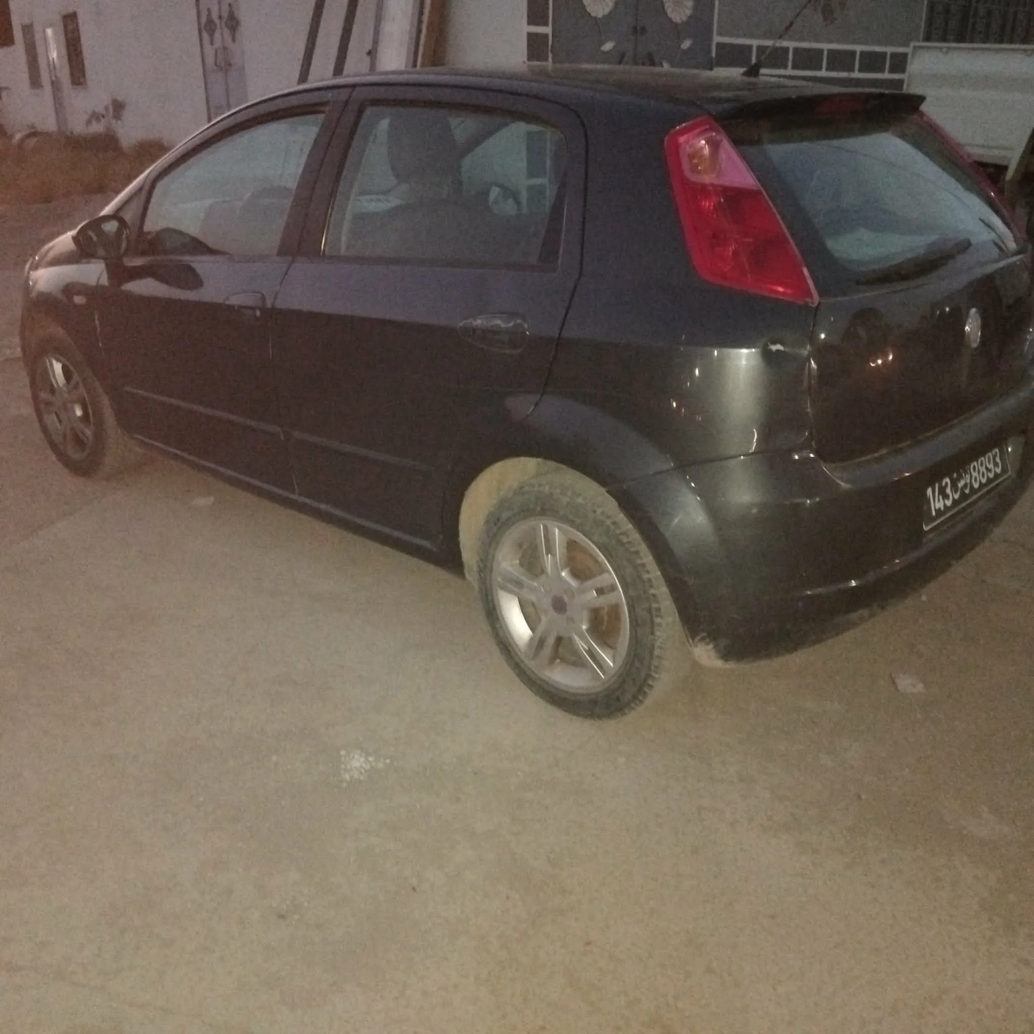 Grandi a vendre