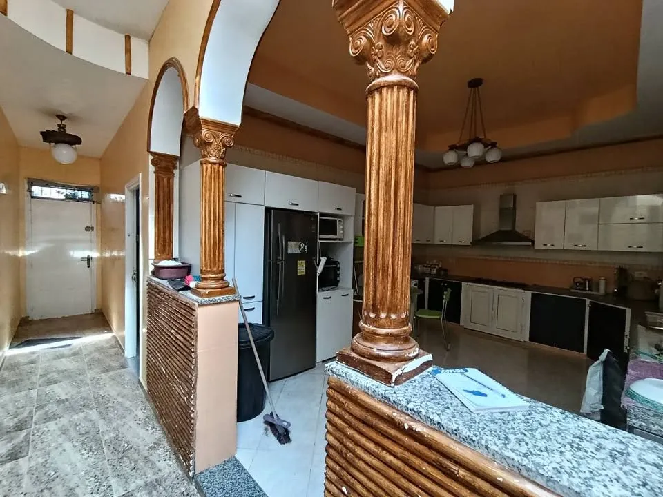 Une maison indépendante avec garage