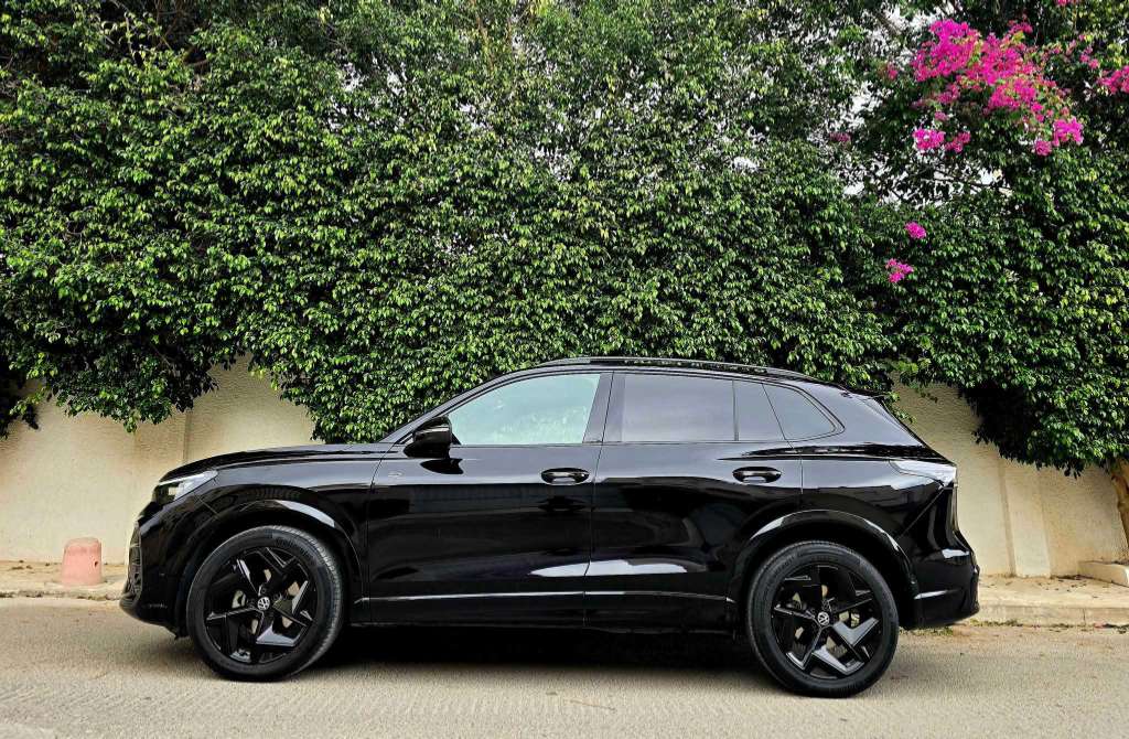 🚘 Volkswagen Tiguan R Line 2024 40.000km 🚘
          🔁 on accepte l échange des voitures 