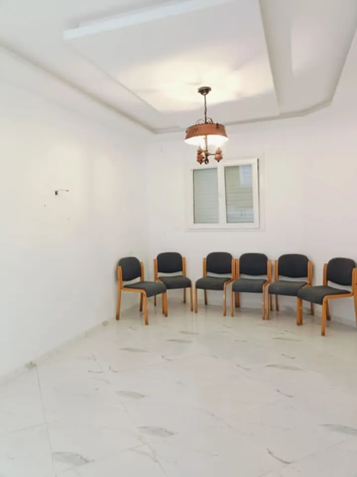 A vendre une maison de style américain s+3 au centre ville elhaouaria