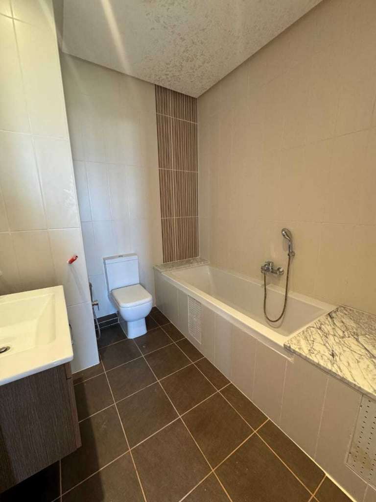 
عقار فاخر للبيع – تريبلاكس في شط مريم، سوسة
✨ موقع استثنائي على بعد 300 متر فقط من البحر 🌊