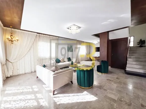  À Louer – Villa S+4 à Ennasr sur deux Niveaux 