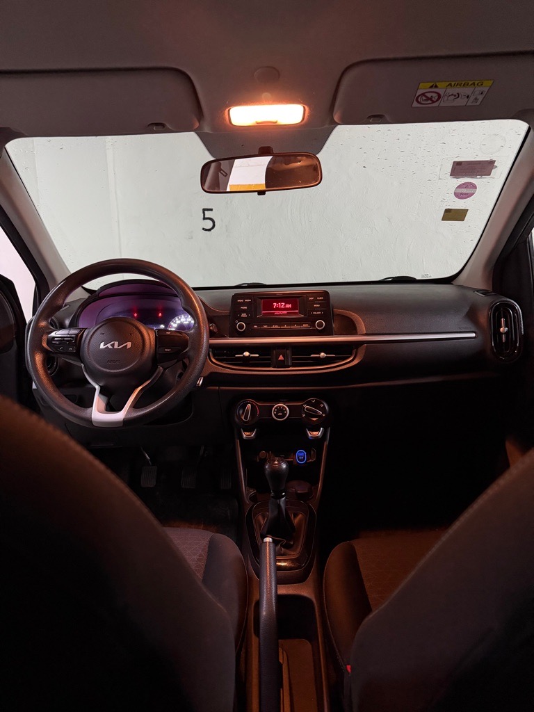 A vendre Kia Picanto première main.