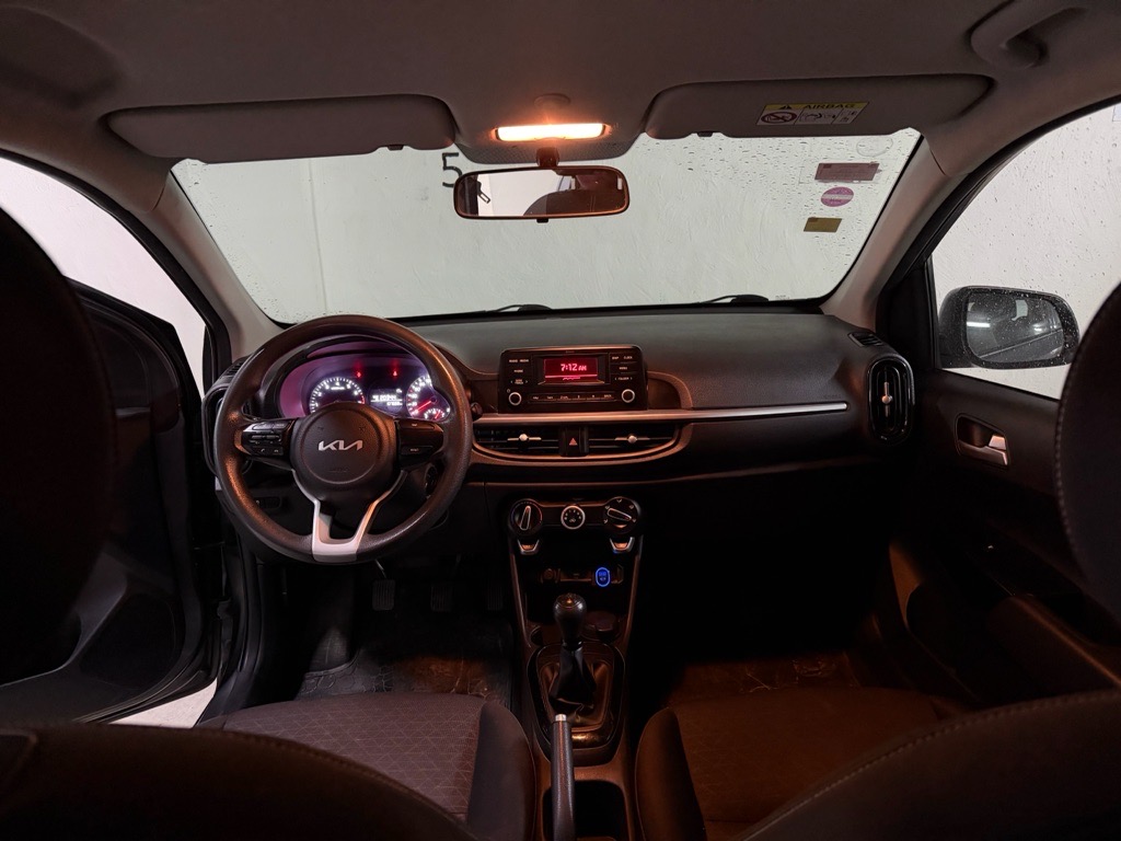 A vendre Kia Picanto première main.