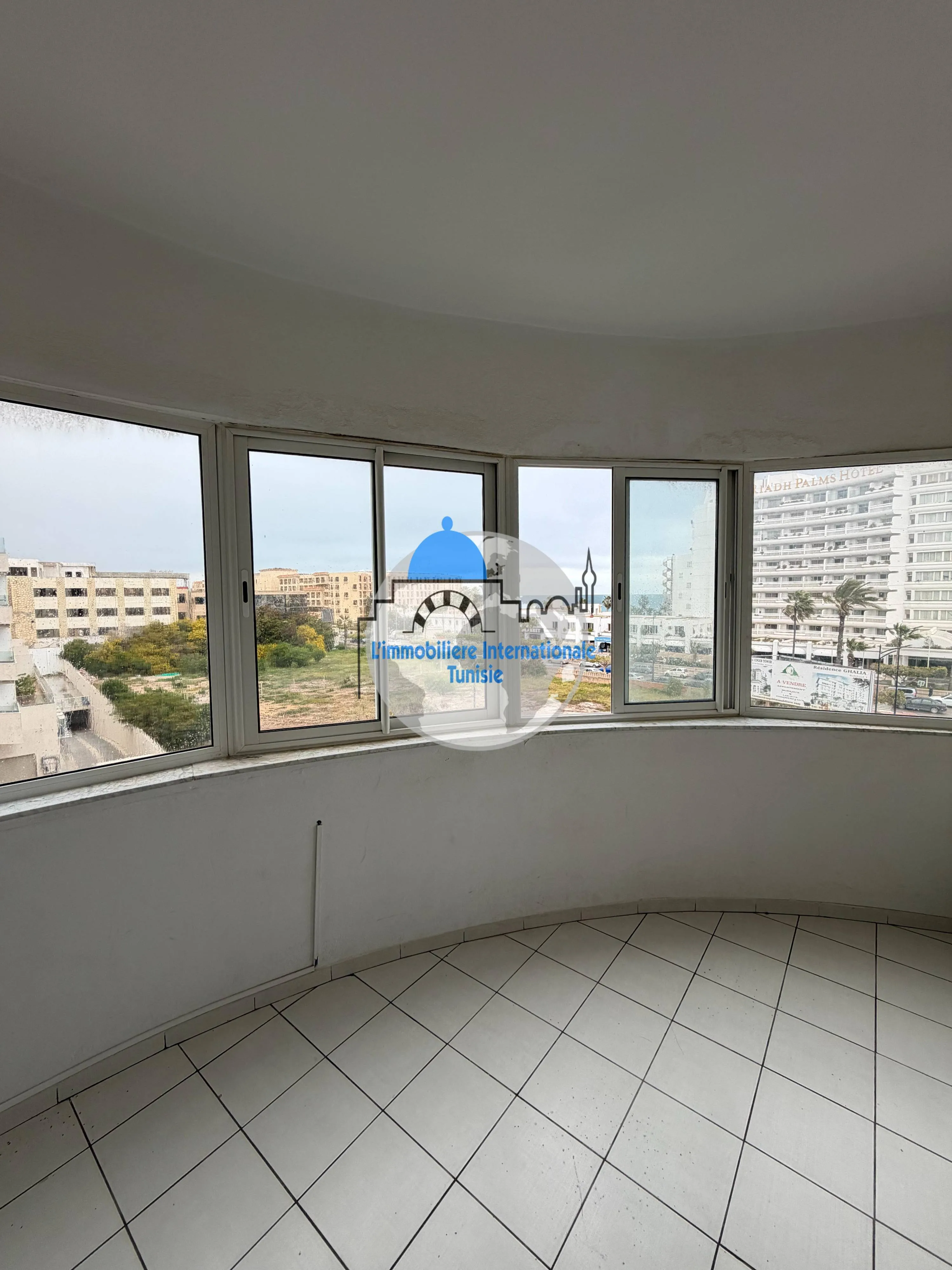 Appartement S+3 avec vue mer à louer - près de l'hôtel Riadh Palms  