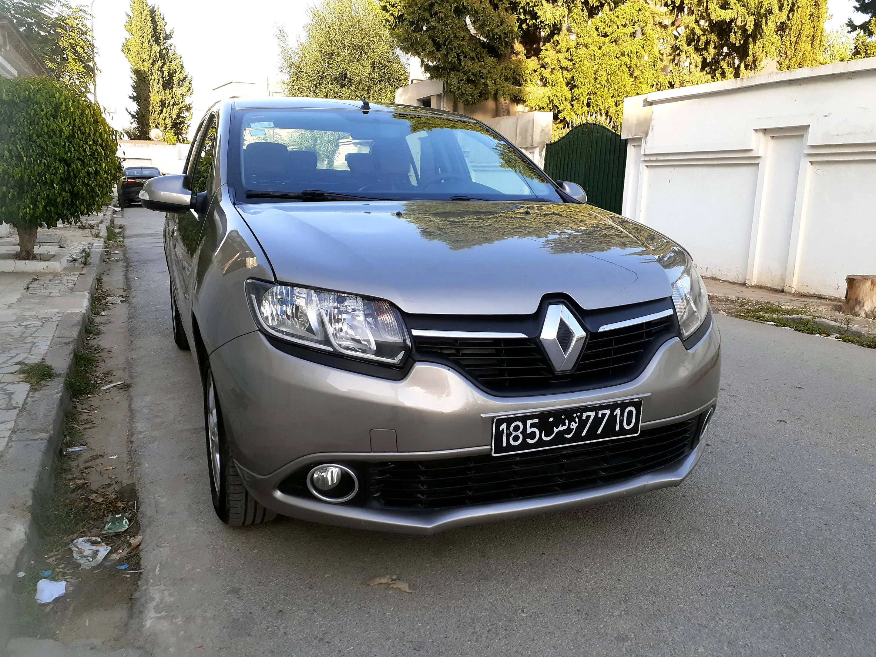 Renault symbol Élégance 100km première main tu 185