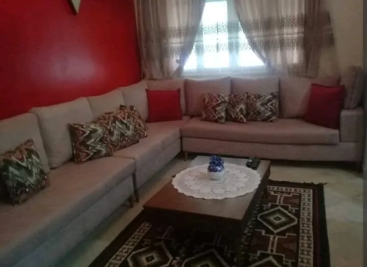 un appartement S+3 bien équipé situé à RUE DIMECHK PRES Belvédère