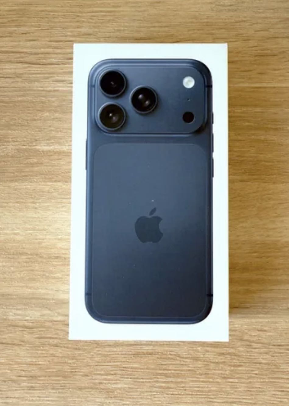 Avendre IPhone 17 Pro 256g cachté