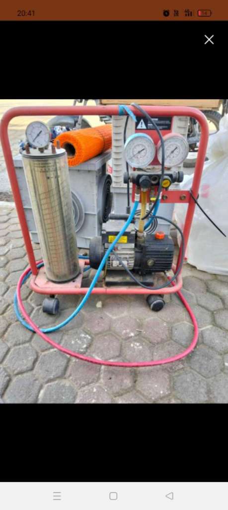 Pompe a vide pour climatisation + manomètre  italienne 