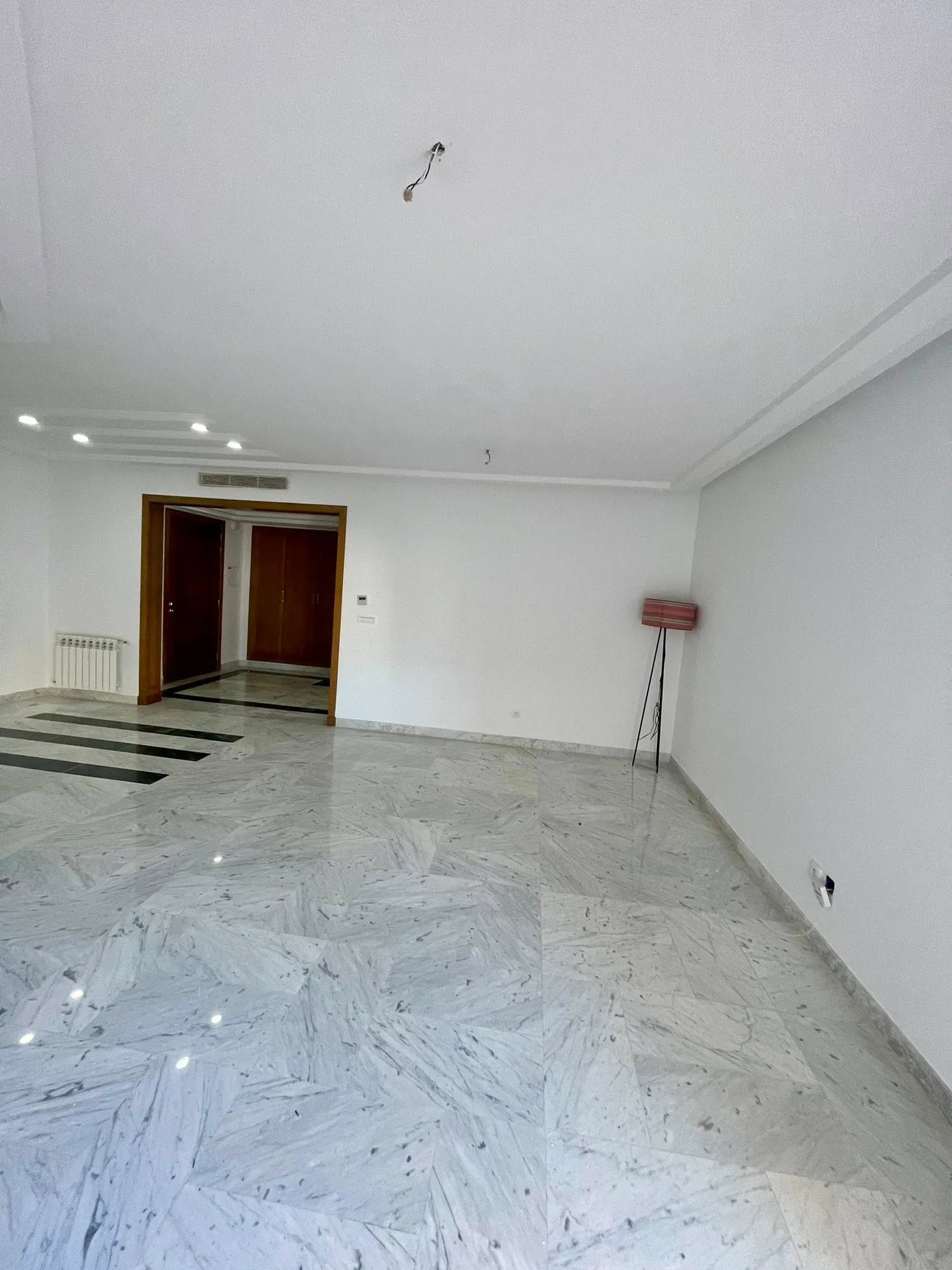 đ LOUER : Appartement S+2 Ă Menzah 9C