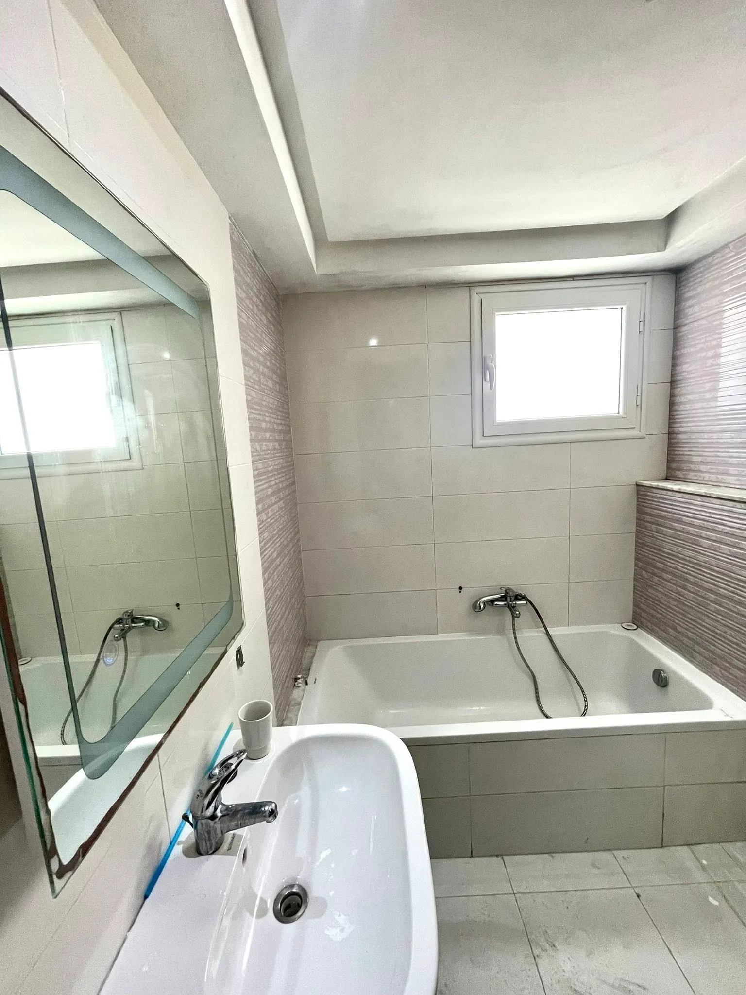 đ LOUER : Appartement S+2 Ă Menzah 9C