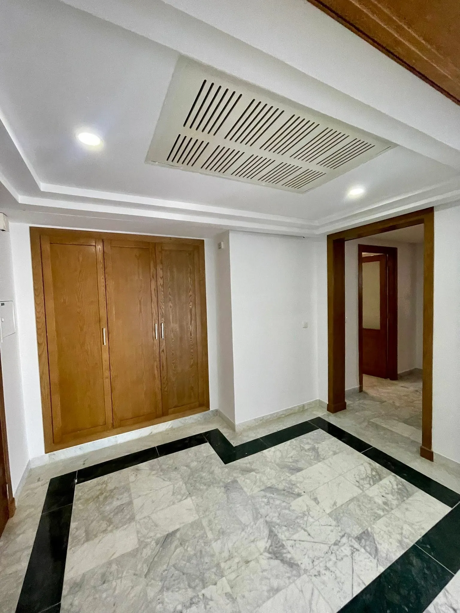 đ LOUER : Appartement S+2 Ă Menzah 9C