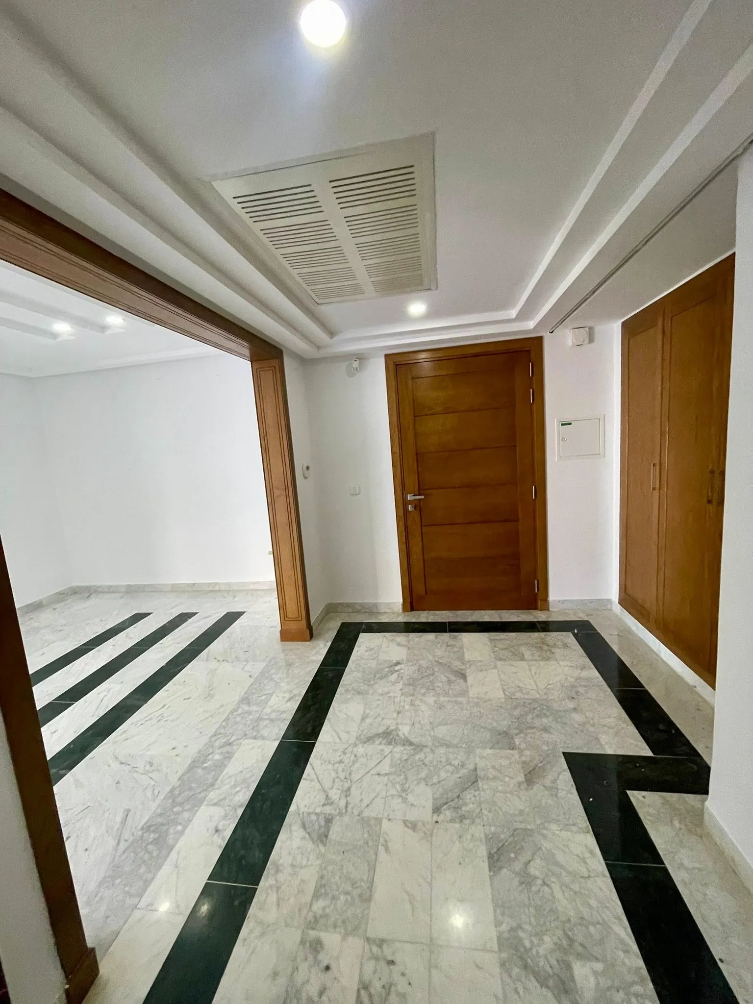 đ LOUER : Appartement S+2 Ă Menzah 9C