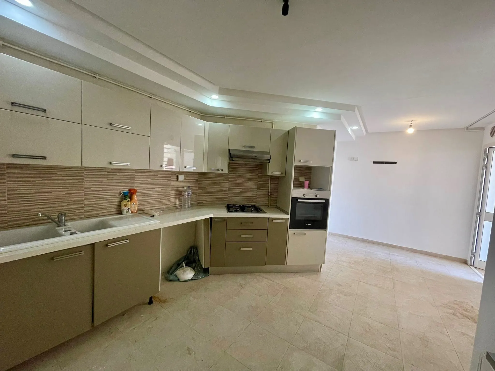 đ LOUER : Appartement S+2 Ă Menzah 9C