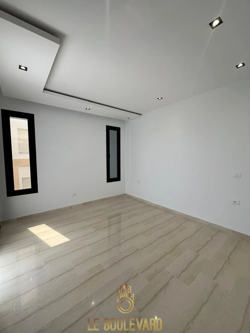 A Vendre Villa Triplex Haut Standing Avec Piscine à Hammamet Nord 