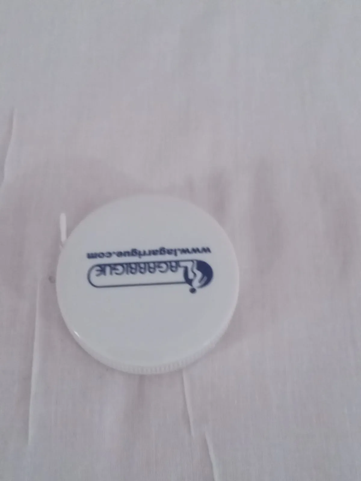 Je vends à MONASTIR un mètre ruban de poche importé depuis la France à 6 DT