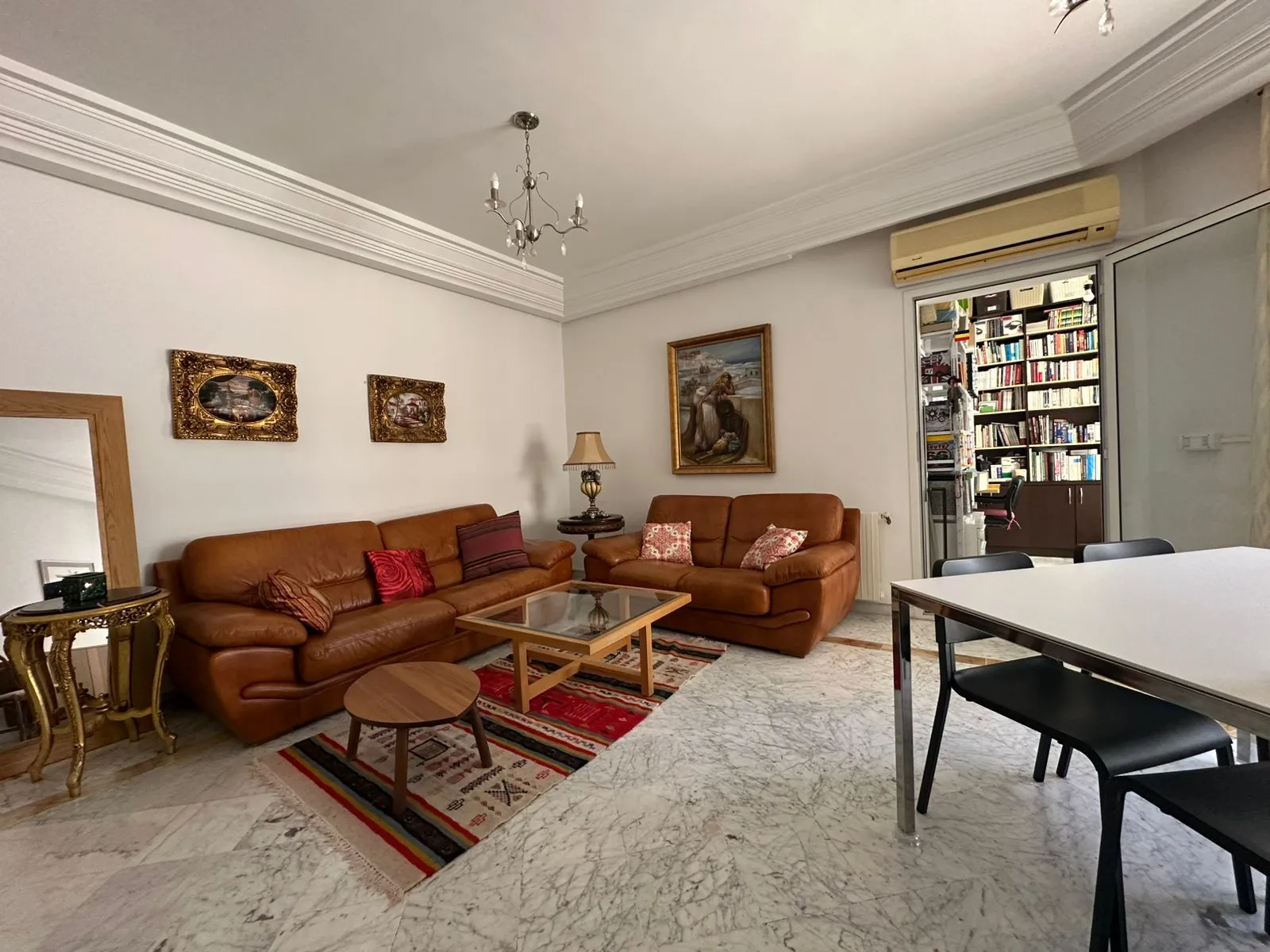 A Vendre un Appartement S3 à Ennaser 2