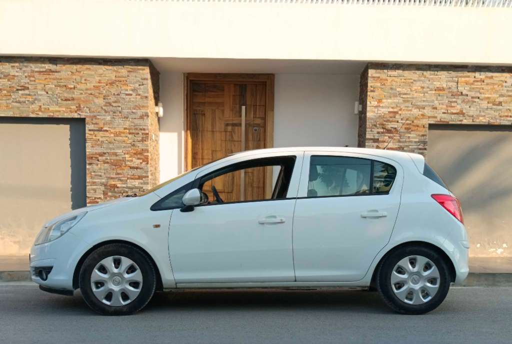 đ opel corsa â 4 cylinder â 1 Ăšre main