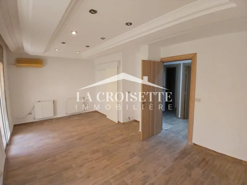 Bureau H4 aux Berges du Lac 1 MBL0541