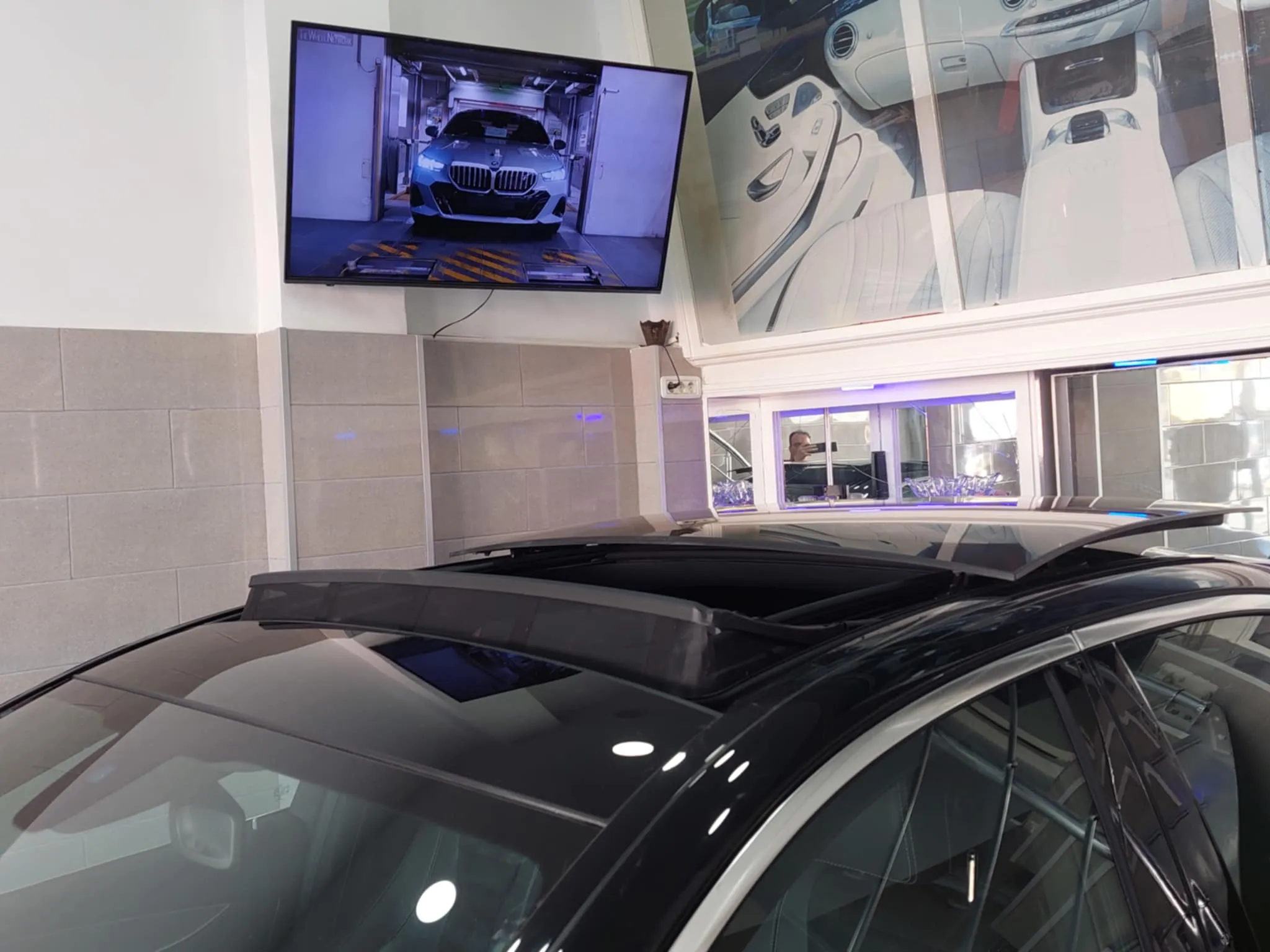 Mercedes-Benz E180 - Tel 98479647