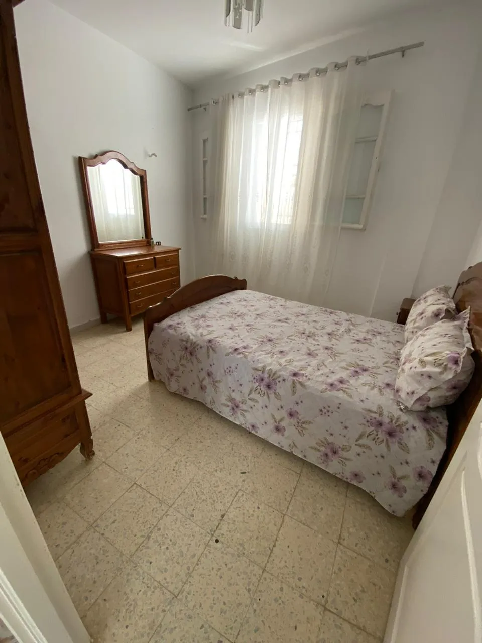 Location pour vacances S+2 avec parking et 2 mins à pieds tend vers les plages (petit-paris,El Fateha)