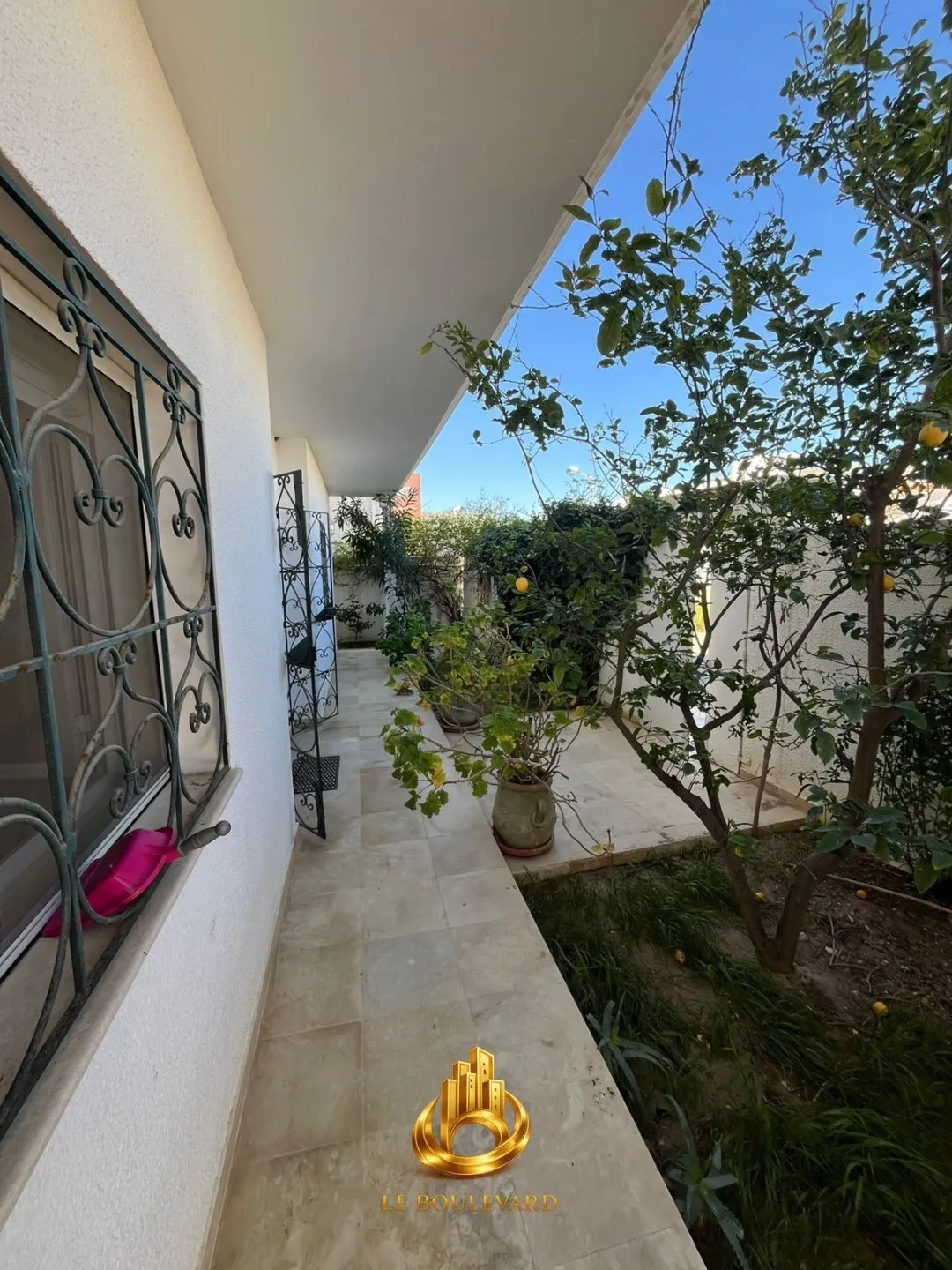 A vendre villa S+5 avec piscine à Yasmine Hammamet 